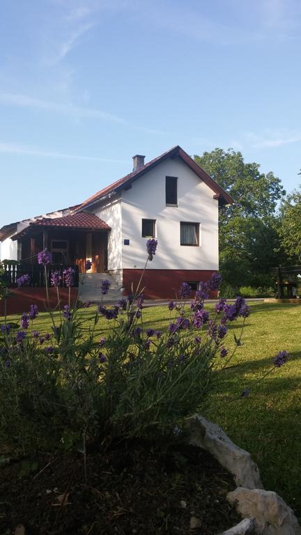 Guest House Antonela สโมลยานัซ ภายนอก รูปภาพ