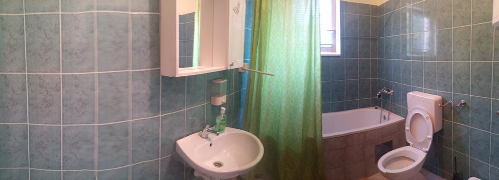 Guest House Antonela สโมลยานัซ ภายนอก รูปภาพ